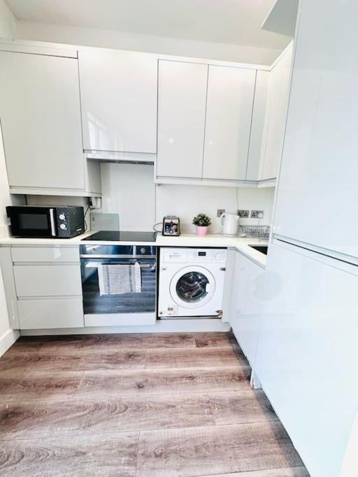 Luxury Flat Hyde Park Super Location For Tourists Apartment London Bagian luar foto